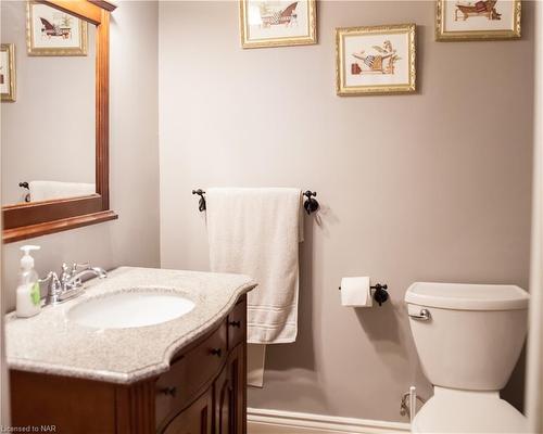 104-190 Hwy 20 W Highway, Fonthill, ON - Indoor Photo Showing Bathroom