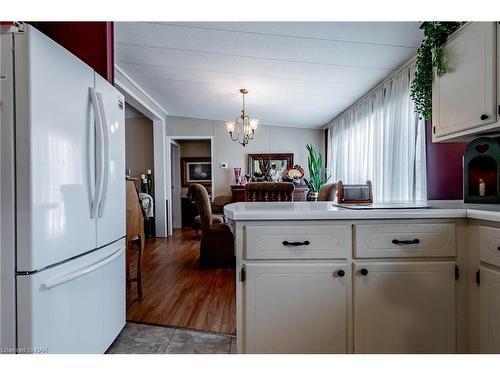 353-3033 Townline Road Road, Stevensville, ON - Indoor Photo Showing Kitchen