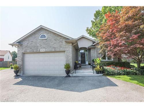 5721 Magnolia Drive, Niagara Falls, ON - Outdoor