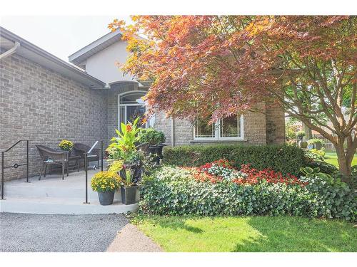 5721 Magnolia Drive, Niagara Falls, ON - Outdoor