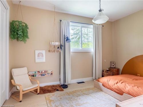 41747 Mill Race Road, Wainfleet, ON - Indoor Photo Showing Bedroom