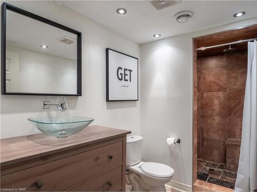 41747 Mill Race Road, Wainfleet, ON - Indoor Photo Showing Bathroom