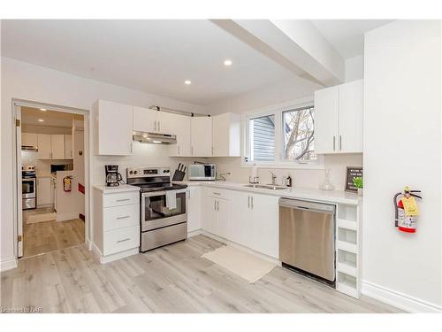 293 Four Mile Creek Road, St. Davids, ON - Indoor Photo Showing Kitchen