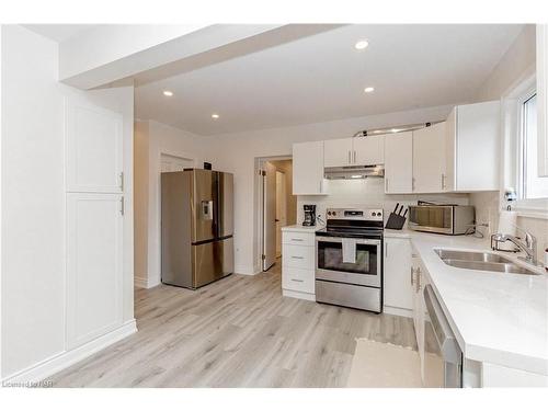 293 Four Mile Creek Road, St. Davids, ON - Indoor Photo Showing Kitchen With Double Sink