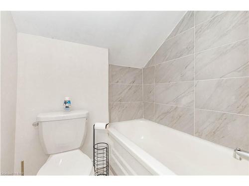 293 Four Mile Creek Road, St. Davids, ON - Indoor Photo Showing Bathroom