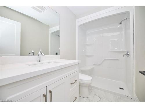 106 Elvira Way, Thorold, ON - Indoor Photo Showing Bathroom