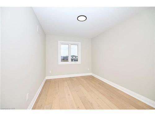 106 Elvira Way, Thorold, ON - Indoor Photo Showing Other Room