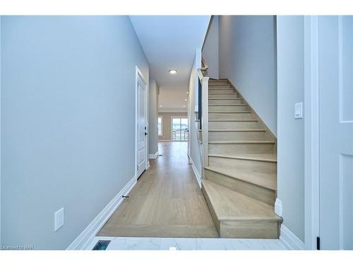 106 Elvira Way, Thorold, ON - Indoor Photo Showing Other Room