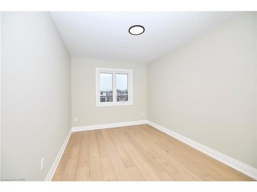 100 Elvira Way, Thorold, ON - Indoor Photo Showing Other Room