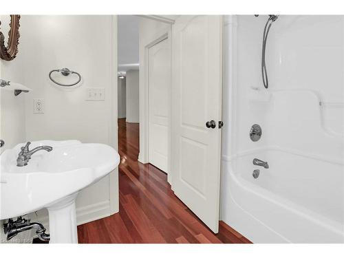 41 James Street, Niagara-On-The-Lake, ON - Indoor Photo Showing Bathroom