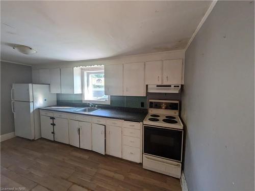 31 Wright Street, Welland, ON - Indoor Photo Showing Kitchen