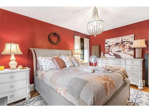 8 Ridgewood Road, St. Catharines, ON - Indoor Photo Showing Bedroom