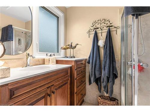 8 Ridgewood Road, St. Catharines, ON - Indoor Photo Showing Bathroom