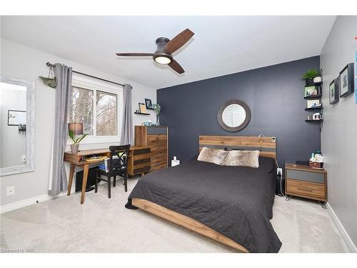 2450 Lepp Crescent, Niagara Falls, ON - Indoor Photo Showing Bedroom