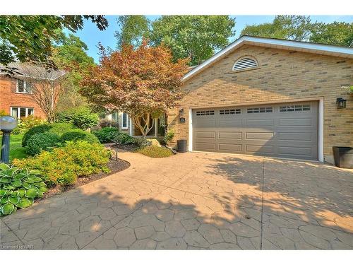 2450 Lepp Crescent, Niagara Falls, ON - Outdoor