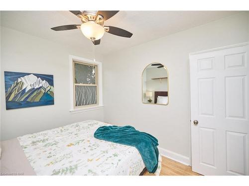 29 Blair Crescent, St. Catharines, ON - Indoor Photo Showing Bedroom