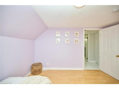 29 Blair Crescent, St. Catharines, ON - Indoor Photo Showing Bedroom