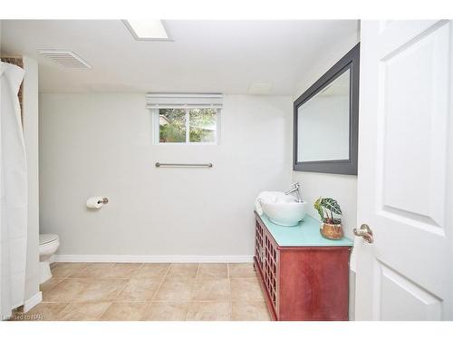 29 Blair Crescent, St. Catharines, ON - Indoor Photo Showing Bathroom