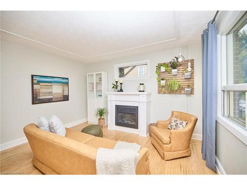 29 Blair Crescent, St. Catharines, ON - Indoor Photo Showing Living Room With Fireplace