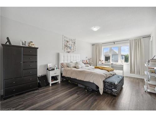 55 Sunset Way, Thorold, ON - Indoor Photo Showing Bedroom