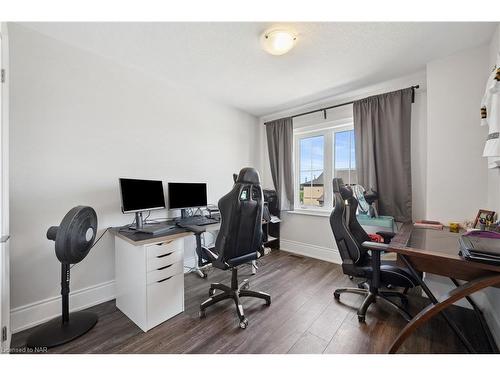 55 Sunset Way, Thorold, ON - Indoor Photo Showing Office