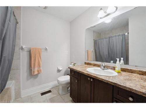 55 Sunset Way, Thorold, ON - Indoor Photo Showing Bathroom