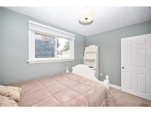 190 Price Avenue, Welland, ON - Indoor Photo Showing Bedroom