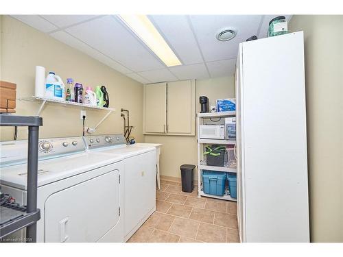 28 Flynn Court, St. Catharines, ON - Indoor Photo Showing Laundry Room