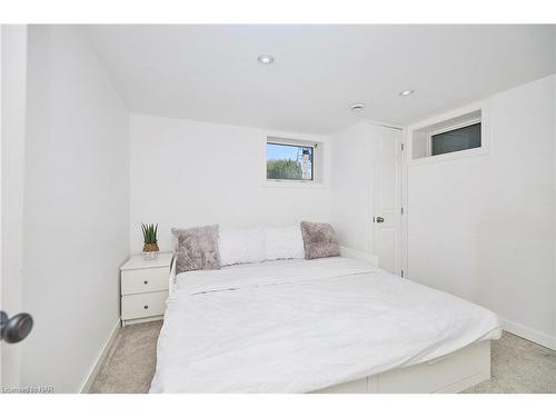 12 Corbett Avenue, St. Catharines, ON - Indoor Photo Showing Bedroom