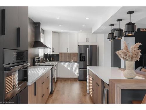 120 Keefer Road, Thorold, ON - Indoor Photo Showing Kitchen With Upgraded Kitchen