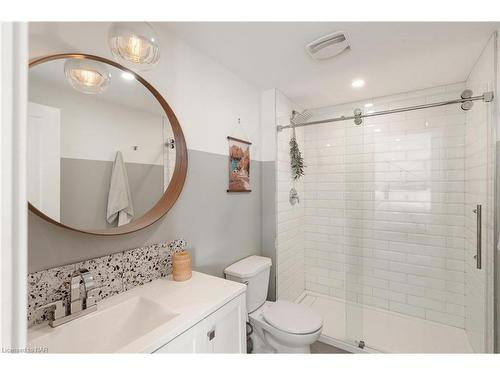 120 Keefer Road, Thorold, ON - Indoor Photo Showing Bathroom