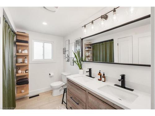 120 Keefer Road, Thorold, ON - Indoor Photo Showing Bathroom