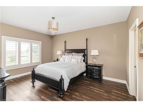 1827 Four Mile Creek Road, Niagara-On-The-Lake, ON - Indoor Photo Showing Bedroom