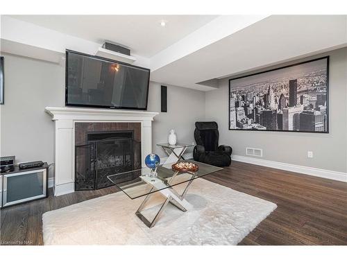 1827 Four Mile Creek Road, Niagara-On-The-Lake, ON - Indoor Photo Showing Living Room With Fireplace