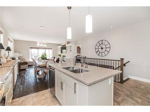 1827 Four Mile Creek Road, Niagara-On-The-Lake, ON - Indoor Photo Showing Kitchen With Double Sink