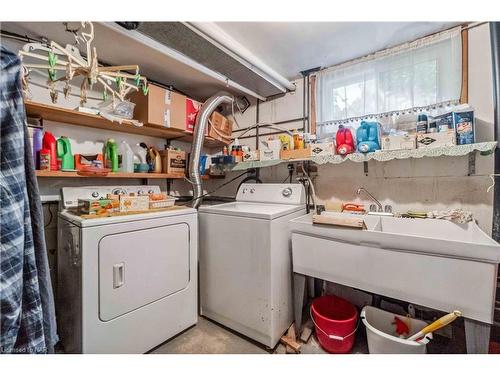 7812 Badger Road, Niagara Falls, ON - Indoor Photo Showing Laundry Room