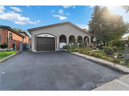 7812 Badger Road, Niagara Falls, ON - Outdoor