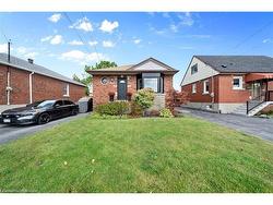 735 Queensdale Avenue E Hamilton, ON L8V 1M4