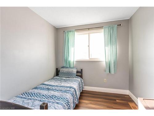 8 Canterbury Drive, St. Catharines, ON - Indoor Photo Showing Bedroom