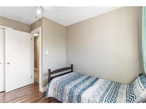 8 Canterbury Drive, St. Catharines, ON - Indoor Photo Showing Bedroom