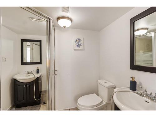 8 Canterbury Drive, St. Catharines, ON - Indoor Photo Showing Bathroom