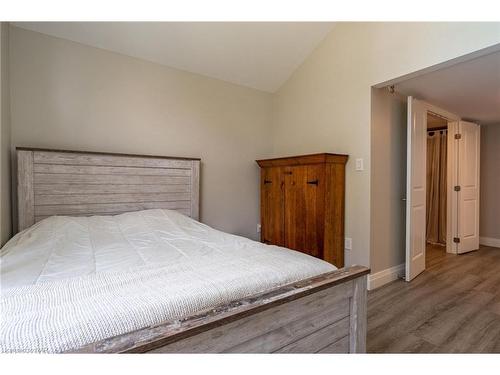 309 Queenston Street, St. Catharines, ON - Indoor Photo Showing Bedroom