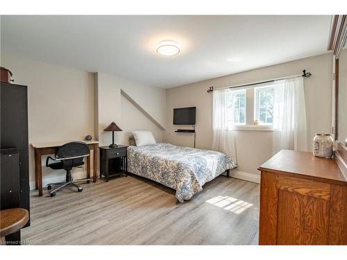 309 Queenston Street, St. Catharines, ON - Indoor Photo Showing Bedroom