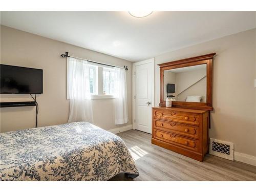 309 Queenston Street, St. Catharines, ON - Indoor Photo Showing Bedroom