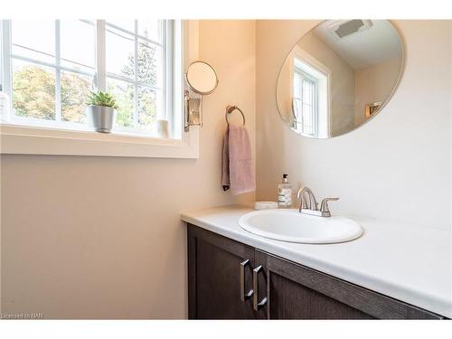 309 Queenston Street, St. Catharines, ON - Indoor Photo Showing Bathroom