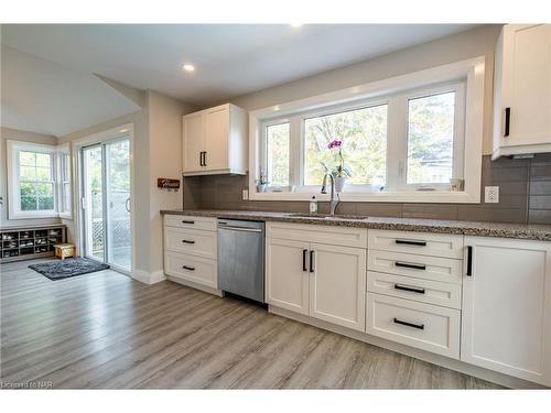 309 Queenston Street, St. Catharines, ON - Indoor Photo Showing Kitchen