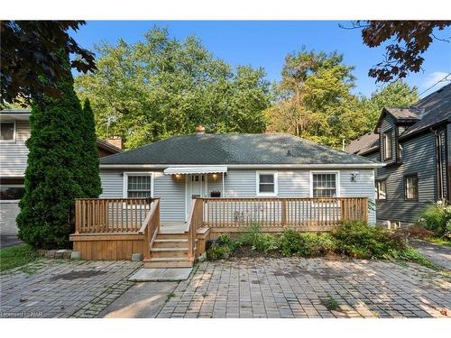 5707 Brookfield Avenue, Niagara Falls, ON - Outdoor With Deck Patio Veranda