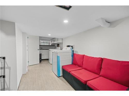 5707 Brookfield Avenue, Niagara Falls, ON - Indoor Photo Showing Laundry Room