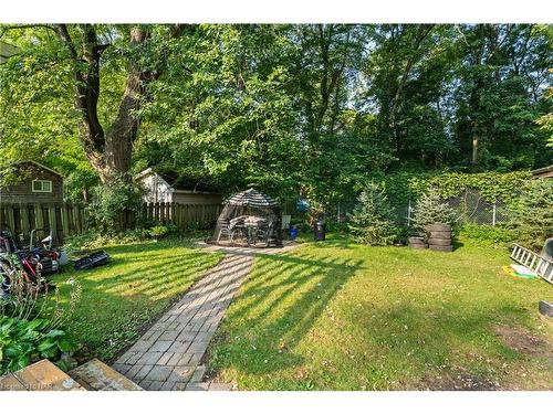 5707 Brookfield Avenue, Niagara Falls, ON - Outdoor With Backyard