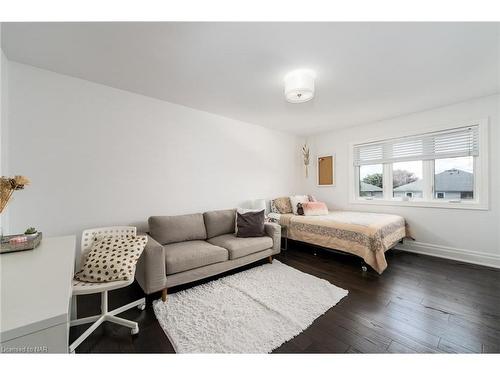 8 Runnymede Road, Port Colborne, ON - Indoor Photo Showing Bedroom